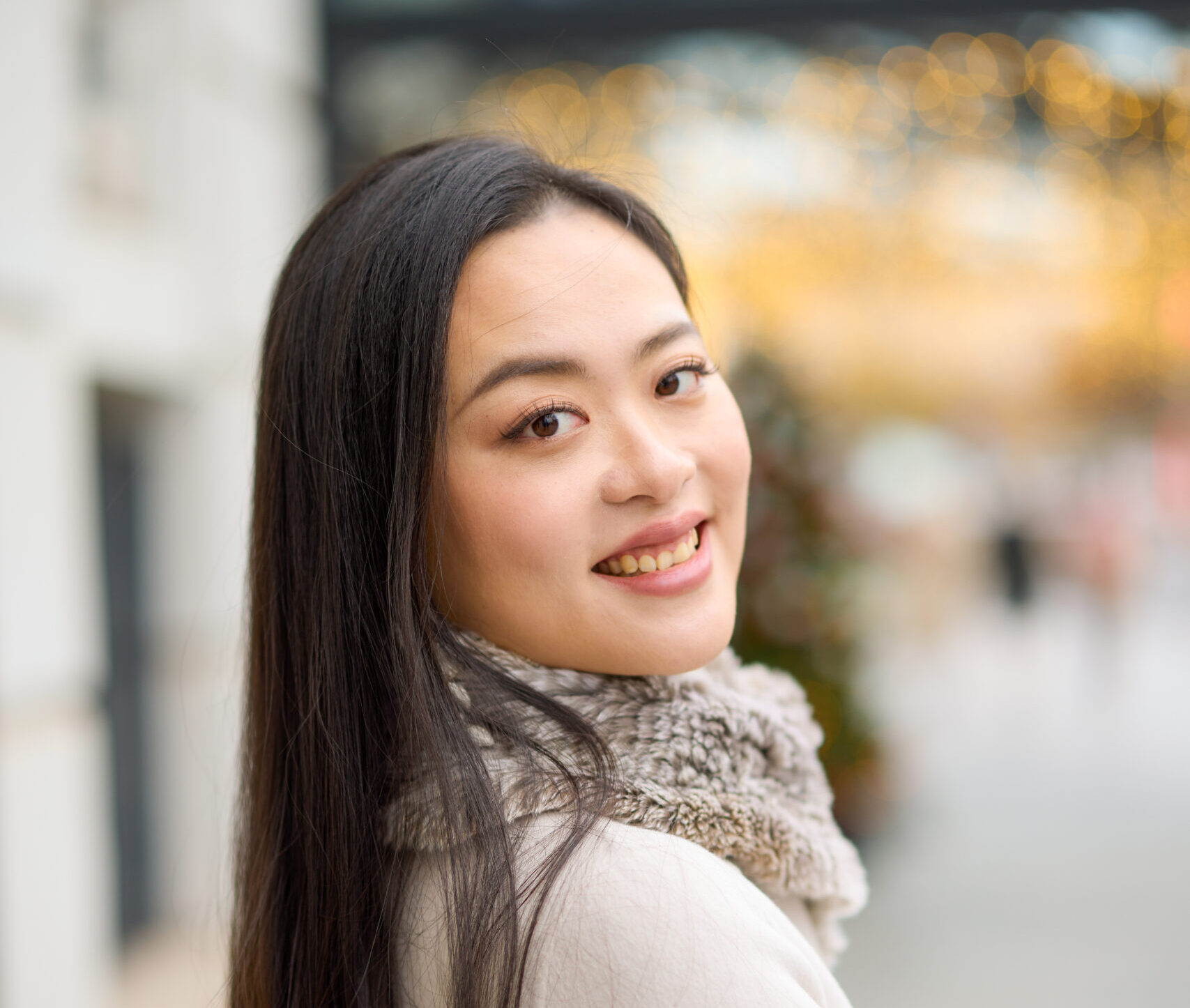 Jingyi Ye